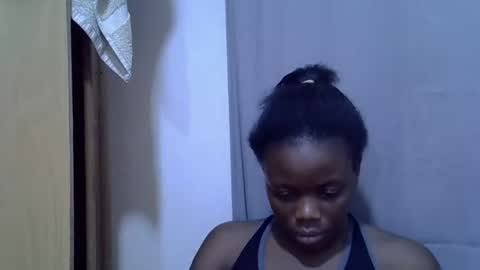 petite_melan online show from September 21, 2025, 3:35 pm
