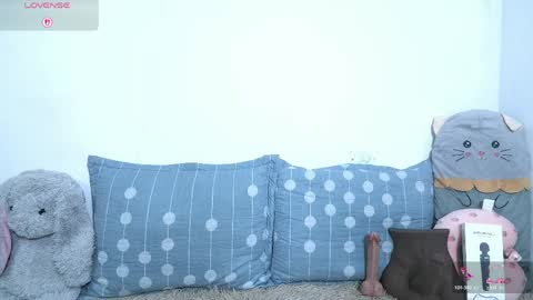 petite paola online show from April 18, 2026, 12:58 am