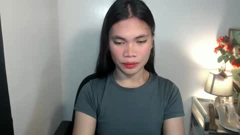 petite_pauline online show from February 21, 2026, 10:27 am