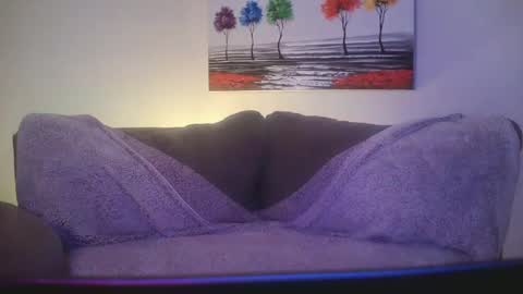 petite treat  online show from December 30, 2024, 9:37 am