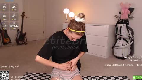 PiperAvery online show from April 12, 2026, 2:33 pm