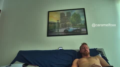 Snapshot of petitebubblegum chatting on October 11, 2025, 3:54 pm Caramel princesa online show from October 11, 2025, 3:54 pm