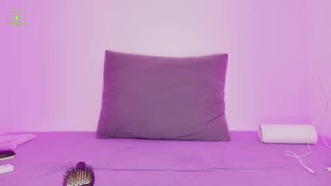 Snapshot of petitecharlize chatting on February 26, 2025, 2:36 pm Charlize XL online show from February 26, 2025, 2:36 pm