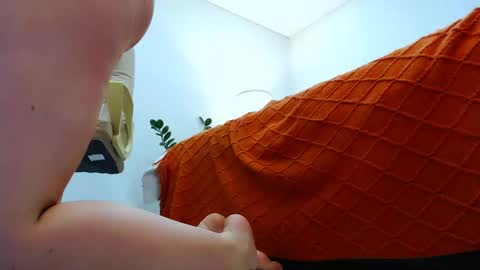 petitefleurx online show from January 1, 2025, 3:46 pm