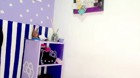 Snapshot of petiteivoryqueen chatting on July 6, 2026, 4:09 am danna online show from July 6, 2026, 4:09 am