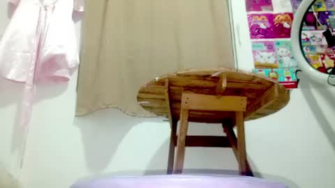 Snapshot of petiteivoryqueen chatting on July 11, 2026, 5:21 am danna online show from July 11, 2026, 5:21 am