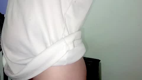 Snapshot of petiteivoryqueen chatting on July 17, 2026, 3:02 am danna online show from July 17, 2026, 3:02 am