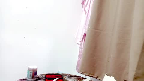 Snapshot of petiteivoryqueen chatting on July 27, 2026, 2:07 am danna online show from July 27, 2026, 2:07 am