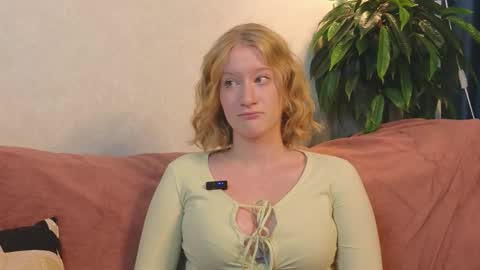 Elza online show from November 28, 2025, 7:49 pm