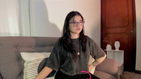Sofa online show from June 12, 2026, 11:14 pm