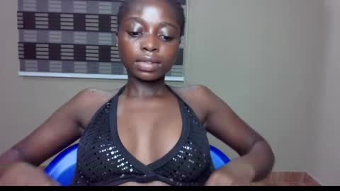 Snapshot of petitexxebony chatting on June 8, 2026, 1:28 am petitexxebony online show from June 8, 2026, 1:28 am