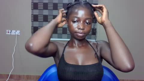 Snapshot of petitexxebony chatting on June 25, 2026, 7:29 pm petitexxebony online show from June 25, 2026, 7:29 pm