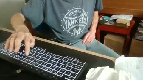 petitwilly online show from November 3, 2025, 10:05 am