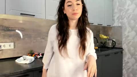 Emma online show from December 16, 2024, 6:49 pm