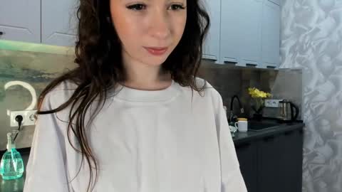 Emma online show from December 19, 2024, 4:13 pm