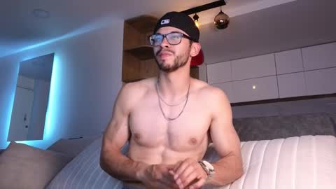 Snapshot of phantom_bigger1 chatting on January 5, 2026, 11:30 pm phantom_bigger1 online show from January 5, 2026, 11:30 pm