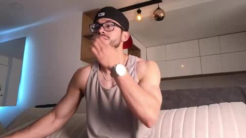 Snapshot of phantom_bigger1 chatting on January 6, 2026, 8:01 pm phantom_bigger1 online show from January 6, 2026, 8:01 pm