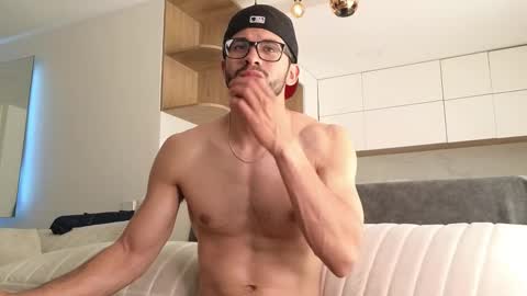 Snapshot of phantom_bigger1 chatting on January 7, 2026, 2:41 pm phantom_bigger1 online show from January 7, 2026, 2:41 pm