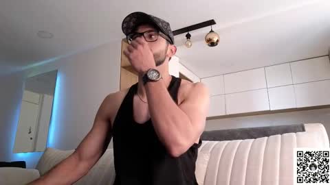 Snapshot of phantom_bigger1 chatting on February 4, 2026, 4:24 pm phantom_bigger1 online show from February 4, 2026, 4:24 pm