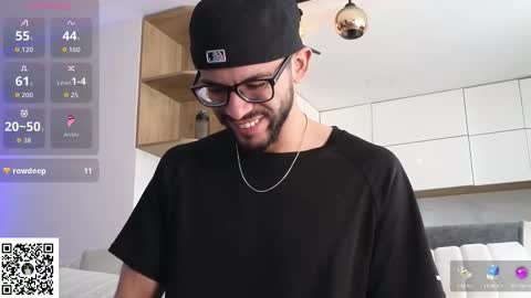 Snapshot of phantom_bigger1 chatting on February 20, 2026, 5:13 pm phantom_bigger1 online show from February 20, 2026, 5:13 pm