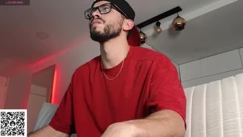 Snapshot of phantom_bigger1 chatting on February 24, 2026, 12:08 am phantom_bigger1 online show from February 24, 2026, 12:08 am