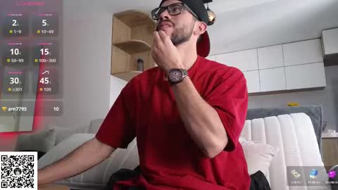 Snapshot of phantom_bigger1 chatting on February 24, 2026, 7:01 pm phantom_bigger1 online show from February 24, 2026, 7:01 pm