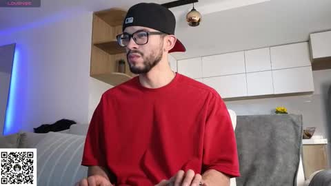 Snapshot of phantom_bigger1 chatting on February 25, 2026, 10:19 pm phantom_bigger1 online show from February 25, 2026, 10:19 pm