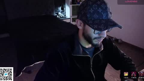 Snapshot of phantom_bigger1 chatting on May 15, 2026, 3:02 am phantom_bigger1 online show from May 15, 2026, 3:02 am