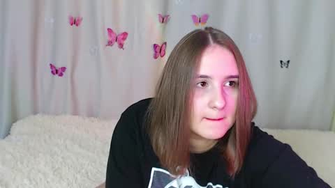 Snapshot of phantommira chatting on December 9, 2024, 6:14 pm phantommira online show from December 9, 2024, 6:14 pm