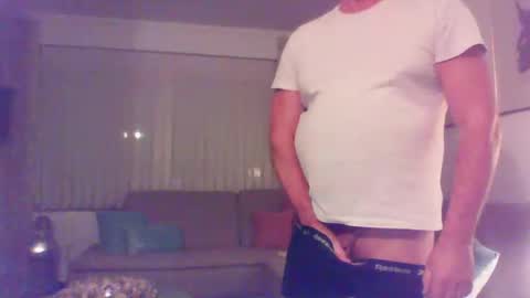 Phil online show from November 4, 2025, 7:24 pm