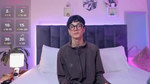 Phillip online show from September 17, 2025, 9:38 pm