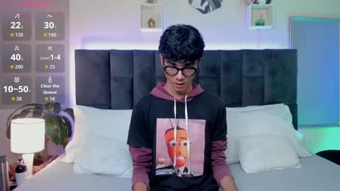 Phillip online show from October 3, 2025, 9:34 pm