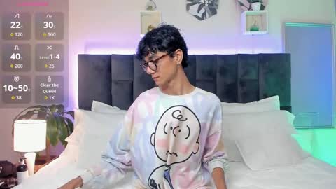 Phillip online show from October 4, 2025, 9:46 pm