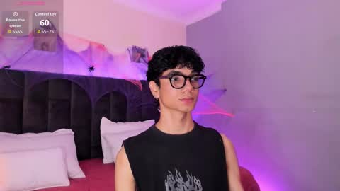 Phillip online show from October 15, 2025, 10:10 pm