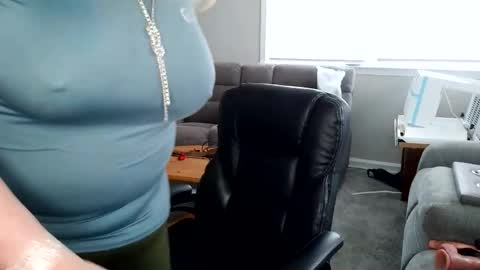 Snapshot of phillyguy195601 chatting on April 13, 2026, 6:02 pm Geri online show from April 13, 2026, 6:02 pm