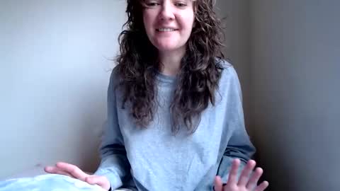 sophie online show from December 13, 2024, 6:27 pm