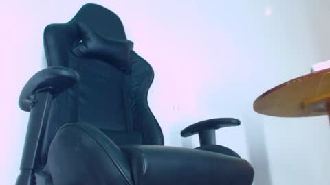 phlilloyhighclouds online show from February 9, 2026, 2:32 pm