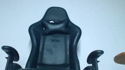 phlilloyhighclouds online show from March 22, 2026, 11:02 am