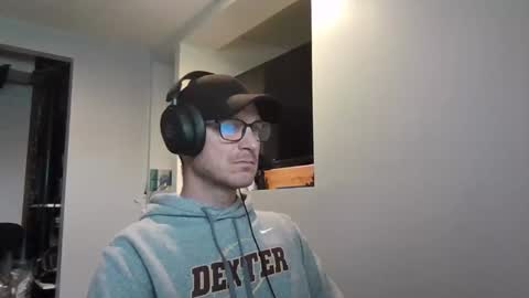 phnxrisen7811 online show from April 21, 2026, 8:55 pm