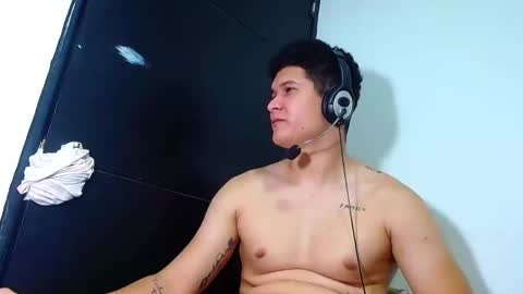 AdnierGnz online show from February 24, 2025, 9:43 am