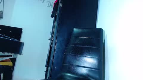 AdnierGnz online show from March 6, 2025, 2:29 pm