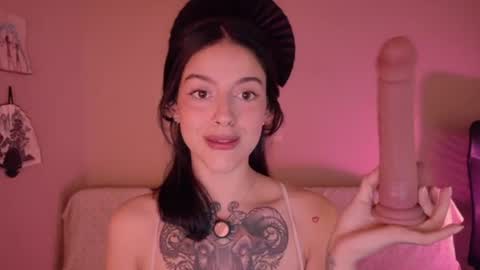 Snapshot of phoenixx_x chatting on June 10, 2026, 12:15 pm phoenixx_x online show from June 10, 2026, 12:15 pm