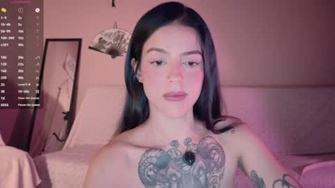 Snapshot of phoenixx_x chatting on August 3, 2026, 10:13 pm phoenixx_x online show from August 3, 2026, 10:13 pm