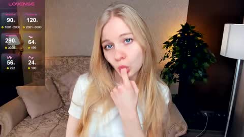 Snapshot of phyllisearney chatting on March 12, 2025, 7:35 am Hann G. Jones online show from March 12, 2025, 7:35 am