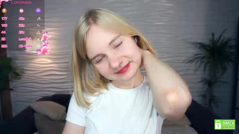 Snapshot of phyllisearney chatting on November 17, 2025, 4:51 am Hann G. Jones online show from November 17, 2025, 4:51 am