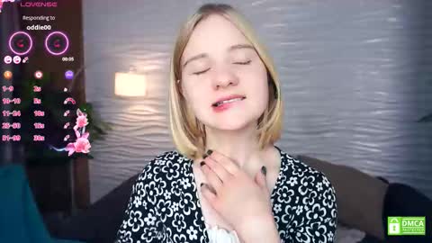 Snapshot of phyllisearney chatting on November 23, 2025, 4:23 am Hann G. Jones online show from November 23, 2025, 4:23 am