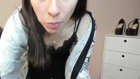 P I A online show from November 23, 2025, 7:52 am