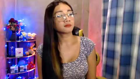 Snapshot of pia_worthsback chatting on June 9, 2026, 2:34 am Pia online show from June 9, 2026, 2:34 am