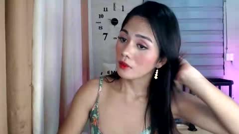 Pia online show from April 18, 2026, 7:58 pm