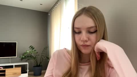 Kristie online show from June 12, 2026, 11:14 pm